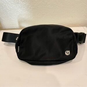 lululemon athletica Classic Black Belt Bag